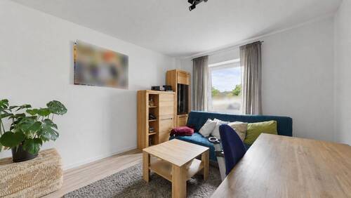 Wohnzimmer (mit KI nachbearbeitet) - 