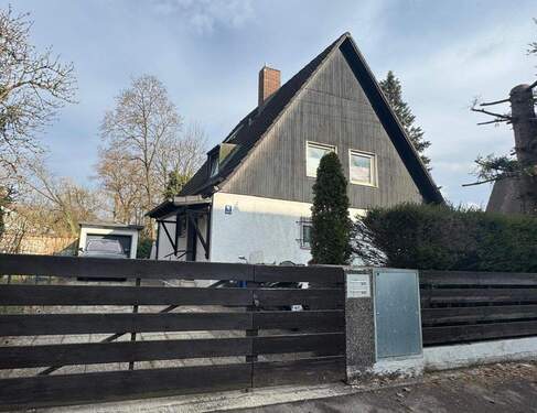 Außenfoto Straßenseite - 8 Zimmer Einfamilienhaus zum Kaufen in München