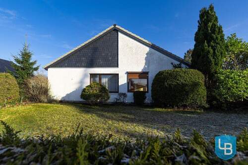 Hausansicht - Aus Alt wird Neu: EFH im Bugalowstil mit schönem Grundstück und Raum für neue Ideen