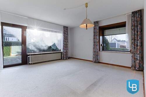 Viel Fensterfläche im Wohnzimmer - 