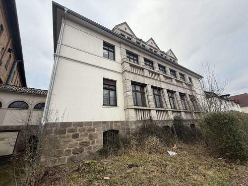 Verwaltungsgebäude - 