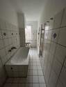 Badezimmer - Etagenwohnung mit 58,00 m&sup2; in Mühlhausen /Thüringen zur Miete