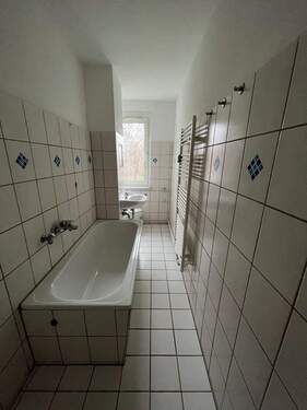 Badezimmer - Etagenwohnung mit 58,00 m&sup2; in Mühlhausen /Thüringen zur Miete