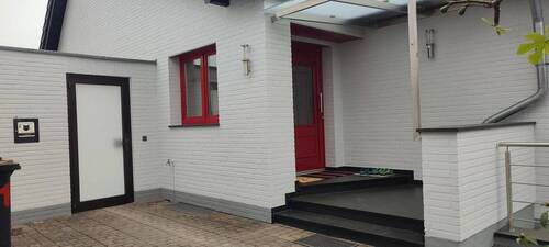 Innenhof mit Eingang - 4 Zimmer Doppelhaushälfte zum Kaufen in Köln