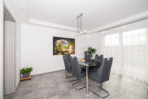 Essbereich - 8 Zimmer Einfamilienhaus in Salz