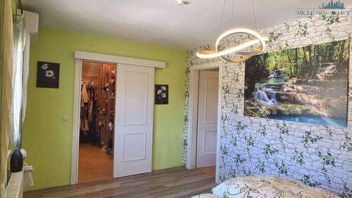 Schlafzimmer mit begeh.Schrank - 