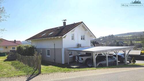 Haus Seitenansicht - 5 Zimmer Einfamilienhaus zum Kaufen in Waldsolms