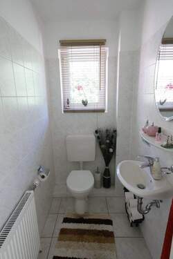 Gäste-Wc im EG, Haus 1 - 