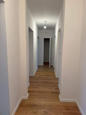 Flur (2).jpeg - Sanierte 4-Zimmer-Wohnung in Bremen-Blockdiek