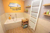 Bad mit Wanne/WC - 