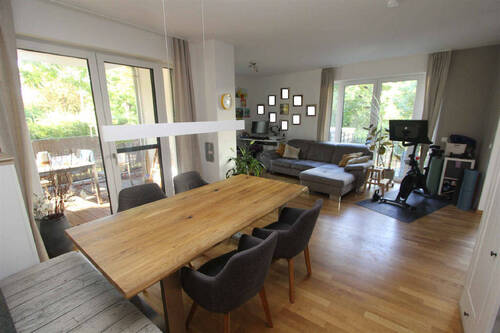 großes Wohnzimmer m. Zugang z. Balkon - Etagenwohnung mit 137,70 m² in Leipzig zum Kaufen