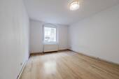 Wohnzimmer - 2 Zimmer Etagenwohnung zum Kaufen in Stuttgart