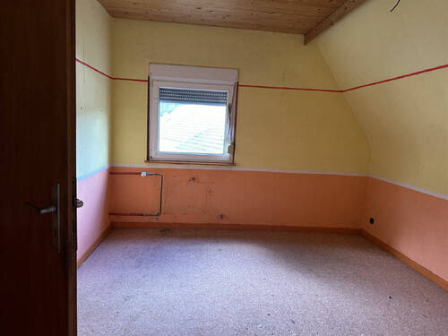 Schlafzimmer / Durchgangszimmer OG - 4 Zimmer Einfamilienhaus in Heimbach