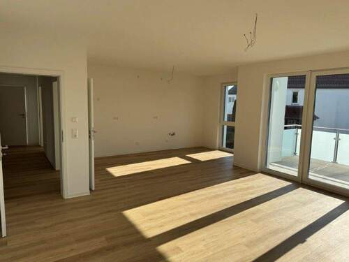 geräumiges Wohn-/Esszimmer - Etagenwohnung mit 99,00 m² in Baunatal zum Kaufen
