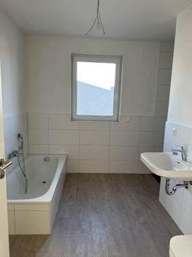 modernes Badezimmer - 
