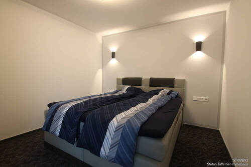 Schlafzimmer (Teppich auf Steinfliesen) - 