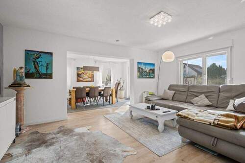 Wohnzimmer EG - 1 Zimmer Mehrfamilienhaus, Wohnhaus in Friedrichshafen