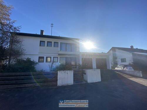 Ansicht Straßenseite - 6 Zimmer Einfamilienhaus in Schrobenhausen