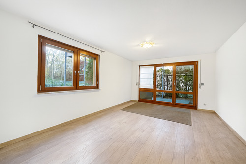 Wohnzimmer_leer - 3 Zimmer Etagenwohnung zum Kaufen in Stuttgart