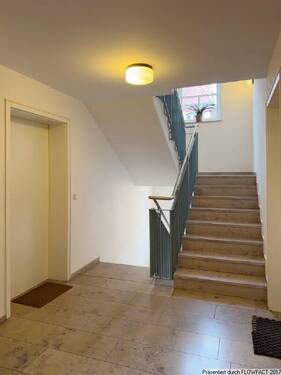 Treppenhaus - Etagenwohnung mit 67,00 m&sup2; in Dresden zum Kaufen