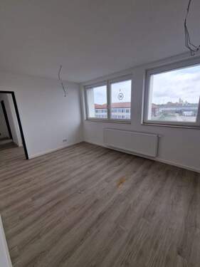 47 II. OG li Apartment 5 Wohnzimmer.jpg - 