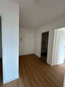Flur - Etagenwohnung mit 76,20 m&sup2; in Halle (Saale) zur Miete