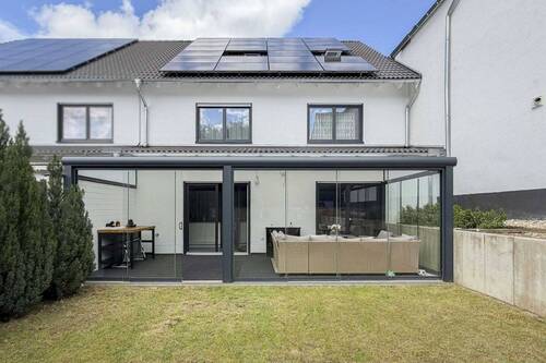 Rückansicht - Energieeffizientes Zuhause mit Wärmepumpe & stilvollem Wohnkomfort in Meckenheim