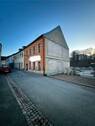 Ansicht mit Stellplatz - Mehrfamilienhaus, Wohnhaus mit 160,00 m² in Auerbach zum Kaufen