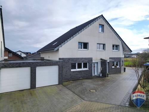 Außenaufnahmen - 8 Zimmer Mehrfamilienhaus, Wohnhaus in Hueckelhoven