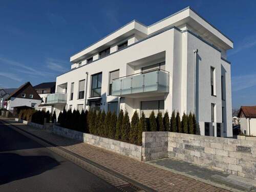 Aussenansicht - A+ Energieeffizienz - KFW 55 - & Erstbezug - TOP Lage - 2-Zimmer, Küche, Bad und Balkon in Baunatal Großenritte
