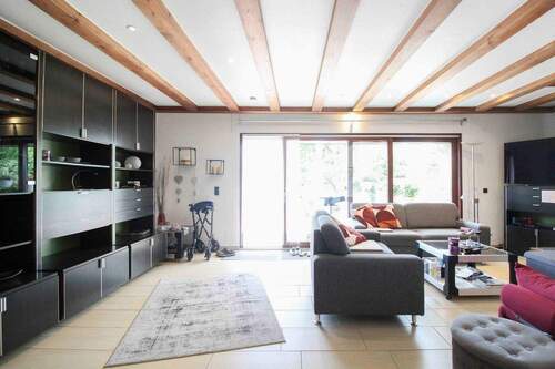 Wohnzimmer - 8 Zimmer Mehrfamilienhaus, Wohnhaus zum Kaufen in Moers