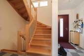 Treppenaufgang - Einfamilienhaus mit 113,30 m&sup2; in Nordendorf zum Kaufen