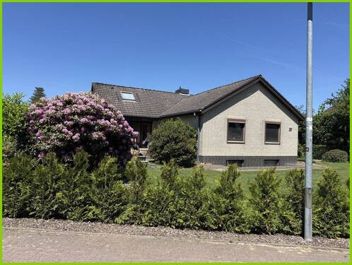 Straßenansicht - 4 Zimmer Einfamilienhaus zur Miete in Apensen