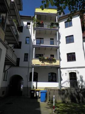 Schumannplatz3Rueckseite - 4 Zimmer Etagenwohnung zur Miete in Zwickau