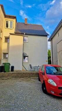 Nordseite / Hof mit PKW-Stellplätzen - 6 Zimmer Mehrfamilienhaus, Wohnhaus in Bad Saulgau