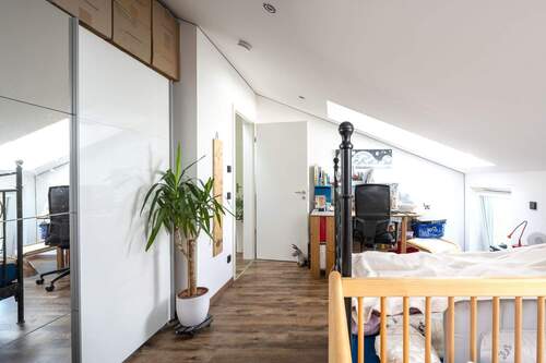 Schlafen.jpg - Etagenwohnung mit 90,60 m² in Augsburg zum Kaufen