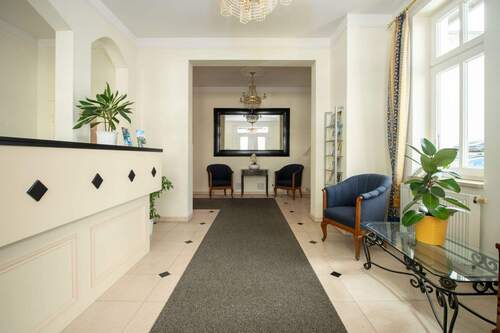 Der gepflegte Empfangsbereich im Haus - Etagenwohnung mit 61,20 m&sup2; in Binz zum Kaufen