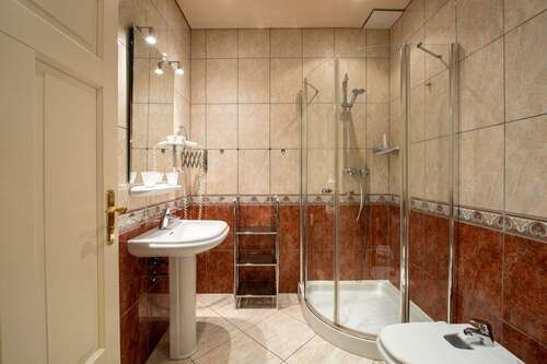 Das hochwertige Badezimmer - 