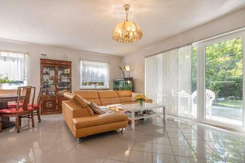 Wohnzimmer - Doppelhaushälfte mit 102,00 m&sup2; in Kaltenkirchen zum Kaufen