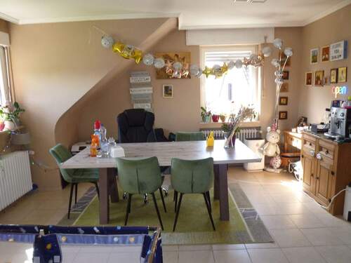 5 010 Wohn/Esszimmer - Sehr gemütliche Dreizimmerwohnung mit Gartenanteil