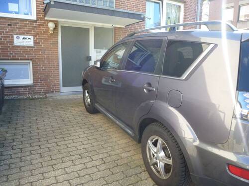 5010 Stellplatz direkt vor dem Haus - 