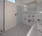 Originalaufnahme Innenliegendes Badezimmer - 