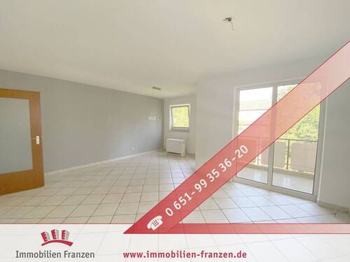 Titelbild - Trier-Heiligkreuz: Stadtnahe 3 ZKB- Wohnung mit Balkon, Einbauküche & Tiefgaragenplatz - einfach einziehen & wohlfühlen!