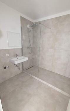 Bad - 2 Zimmer Etagenwohnung in Köln