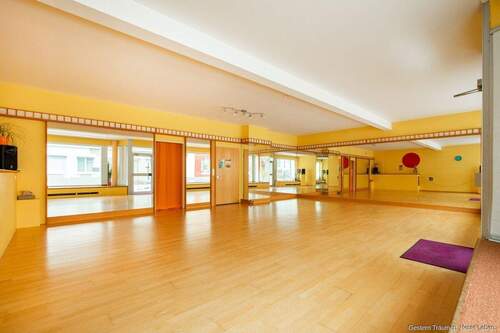 Gewerbefläche EG - 8 Zimmer Mehrfamilienhaus, Wohnhaus in Titisee-Neustadt