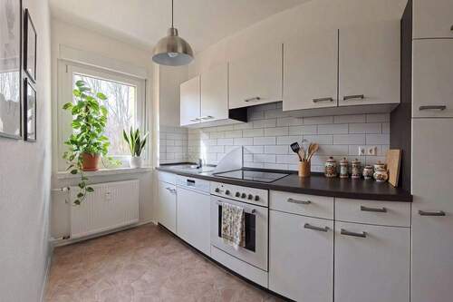 Einbauküche-(visualisiert) - Etagenwohnung mit 74,90 m&sup2; in Chemnitz zur Miete