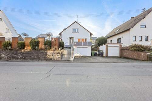 Straßenseite - 4 Zimmer Einfamilienhaus zum Kaufen in Großbottwar