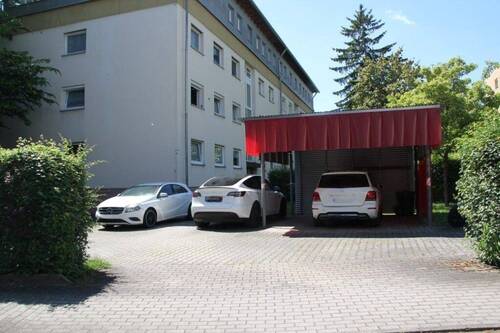 Carport - 3 Zimmer Etagenwohnung in Fürth