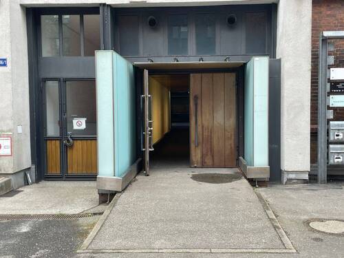 Befahrbarer Eingangsbereich - Halle zur Miete in Hamburg