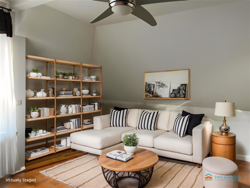 Wohnzimmer - Großzügige 3-Zimmer-Dachgeschosswohnung in ruhiger Toplage von Gernsbach